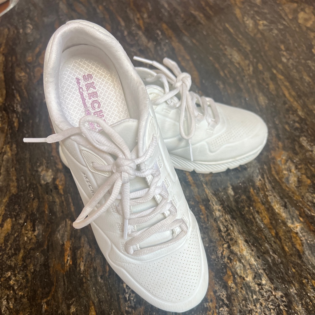 Sketchers Women’s Uno Stand On Air Sneakers M. Size 7.5